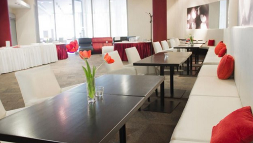Rezervace restaurace vám zajistí volná místa bez komplikací Jak potěšíte své blízké? Pozvěte je do restaurace.